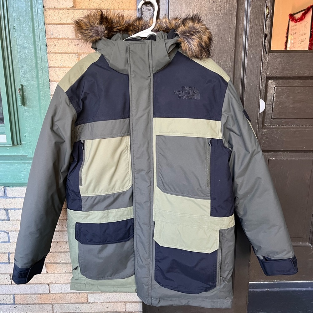 The North Face Men's McMurdo Parka III with colorblock